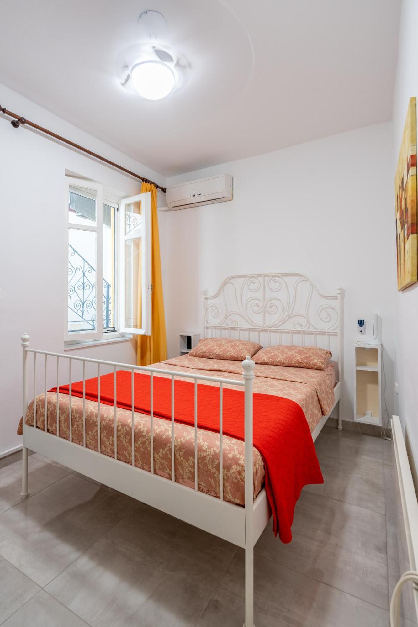Psiri Gem From In Vivo Apartments- Spacious 1St Floor Apartment With Balcony In Athens' Historic Center ภายนอก รูปภาพ