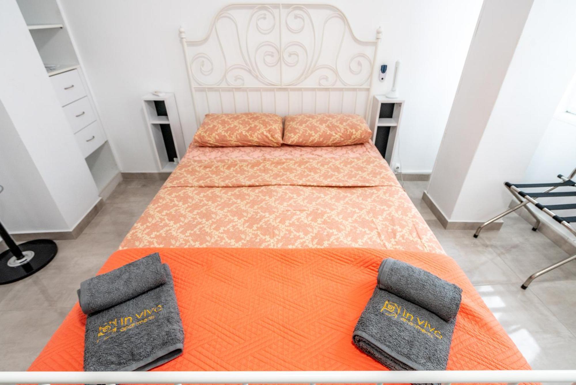 Psiri Gem From In Vivo Apartments- Spacious 1St Floor Apartment With Balcony In Athens' Historic Center ภายนอก รูปภาพ